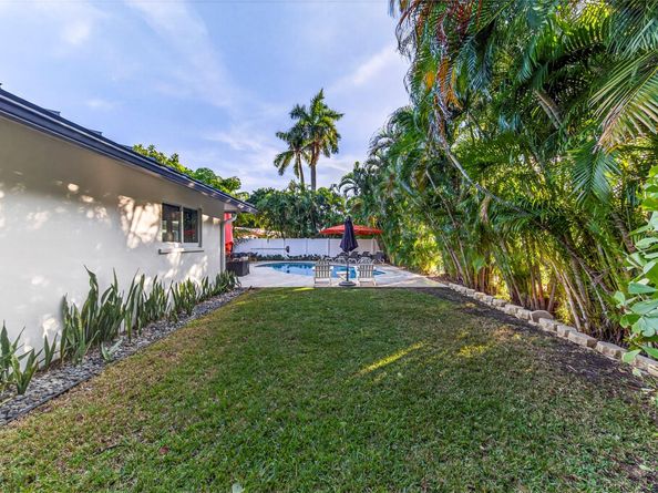 1959 SE 25th Avenue, Fort Lauderdale FL 33316