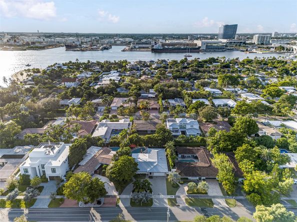 1959 SE 25th Avenue, Fort Lauderdale FL 33316