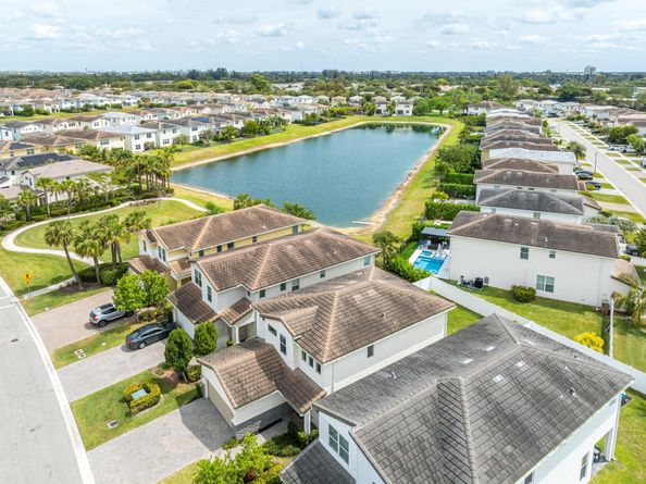 3970 Pelicano Way, Deerfield Beach FL 33064