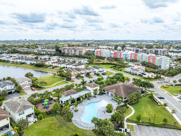 3970 Pelicano Way, Deerfield Beach FL 33064