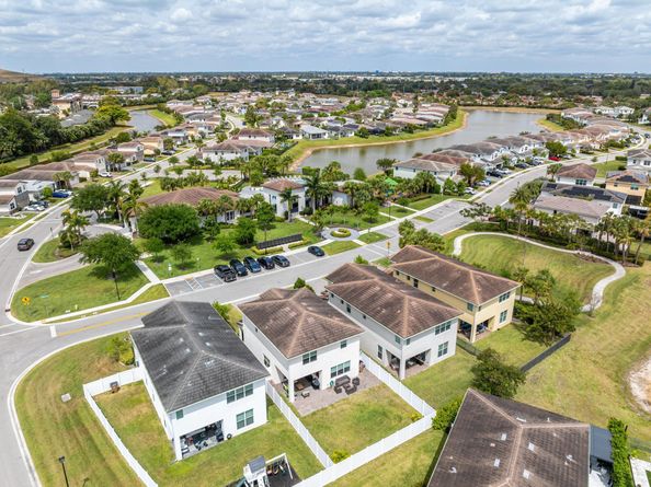 3970 Pelicano Way, Deerfield Beach FL 33064