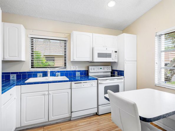 8077 Springtree Road, Boca Raton FL 33496