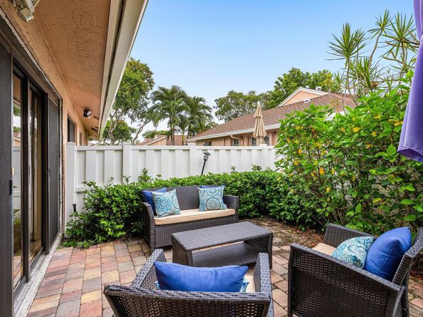 8077 Springtree Road, Boca Raton FL 33496