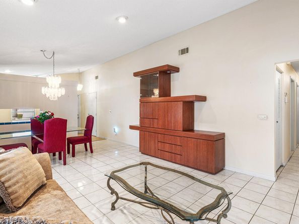 8077 Springtree Road, Boca Raton FL 33496