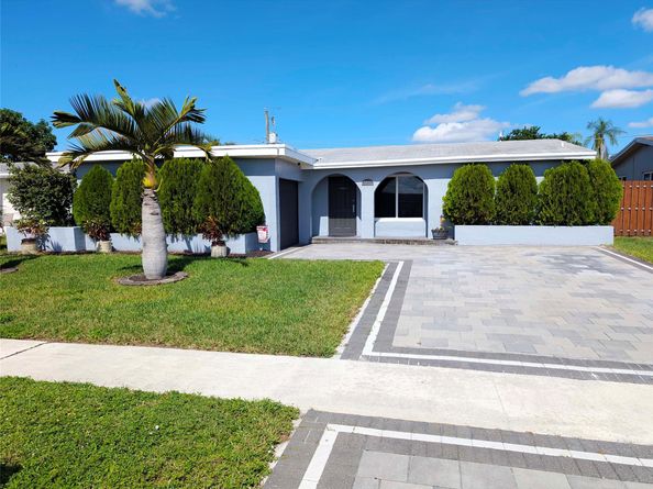 9041 NW 25th St, Sunrise FL 33322