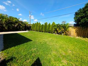 9041 NW 25th St, Sunrise FL 33322