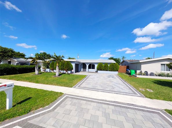 9041 NW 25th St, Sunrise FL 33322