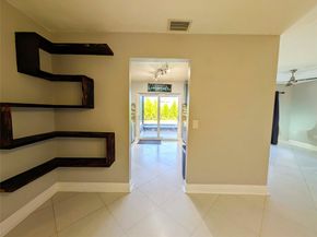 9041 NW 25th St, Sunrise FL 33322