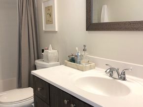 4060 N Hills Dr 24, Hollywood FL 33021