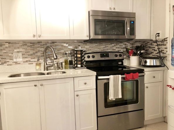 4060 N Hills Dr 24, Hollywood FL 33021