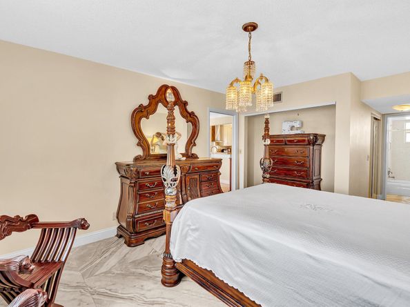 3990 NW 42nd Ave 308, Lauderdale Lakes FL 33319