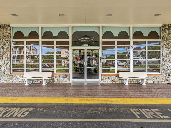 3990 NW 42nd Ave 308, Lauderdale Lakes FL 33319