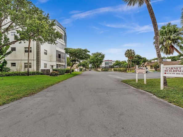 3990 NW 42nd Ave 308, Lauderdale Lakes FL 33319