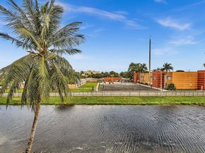 3990 NW 42nd Ave 308, Lauderdale Lakes FL 33319