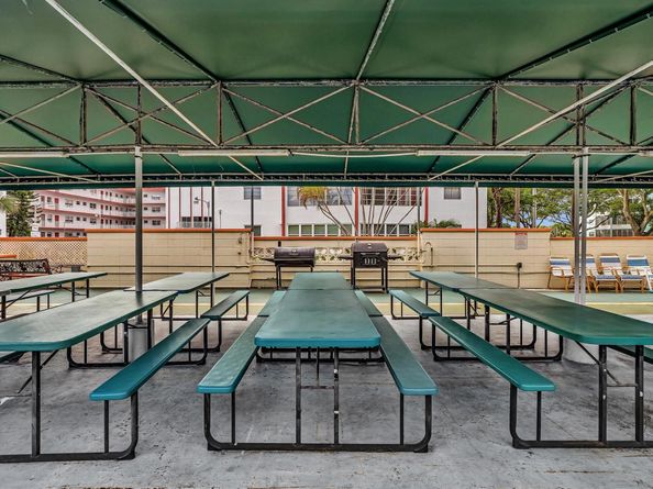 3990 NW 42nd Ave 308, Lauderdale Lakes FL 33319