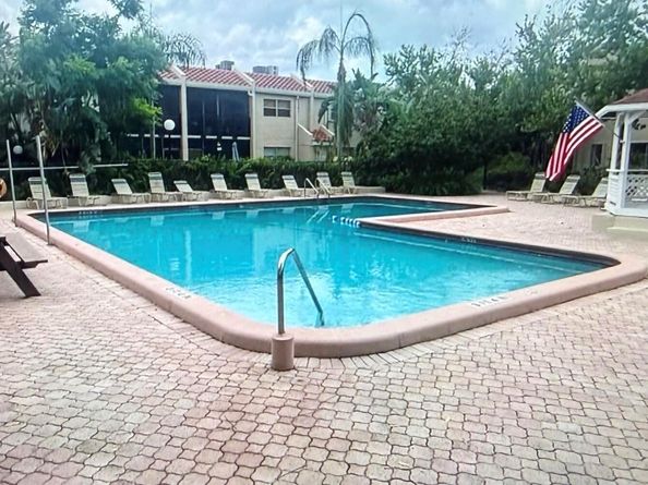 5314 NE 6th Avenue F20, Oakland Park FL 33334