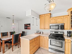 7529 Courtyard Run E, Boca Raton FL 33433