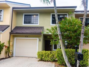 5698 Santiago Cir 5698, Boca Raton FL 33433