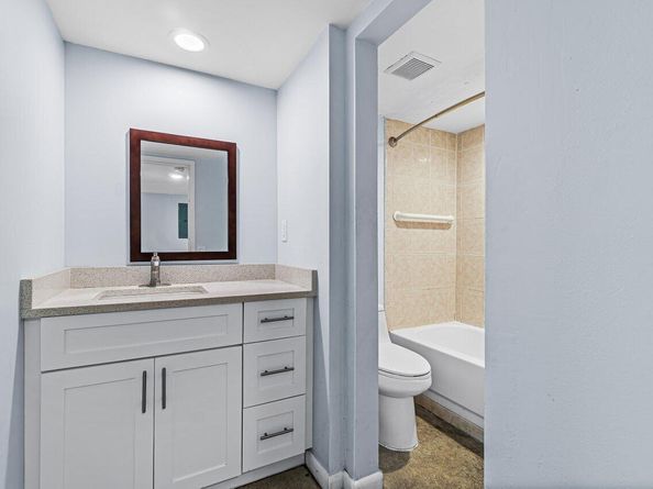 200 Waterway Drive S 202, Lantana FL 33462