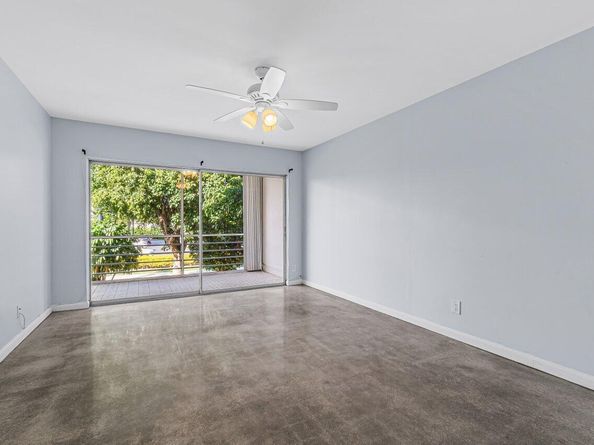 200 Waterway Drive S 202, Lantana FL 33462