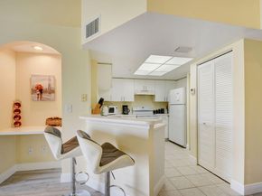 300 Crestwood Court N 307, Royal Palm Beach FL 33411