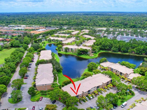300 Crestwood Court N 307, Royal Palm Beach FL 33411