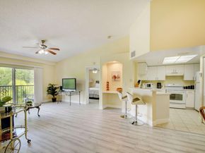 300 Crestwood Court N 307, Royal Palm Beach FL 33411