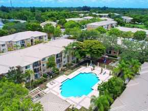 300 Crestwood Court N 307, Royal Palm Beach FL 33411