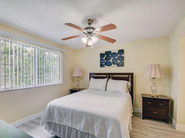 300 Crestwood Court N 307, Royal Palm Beach FL 33411