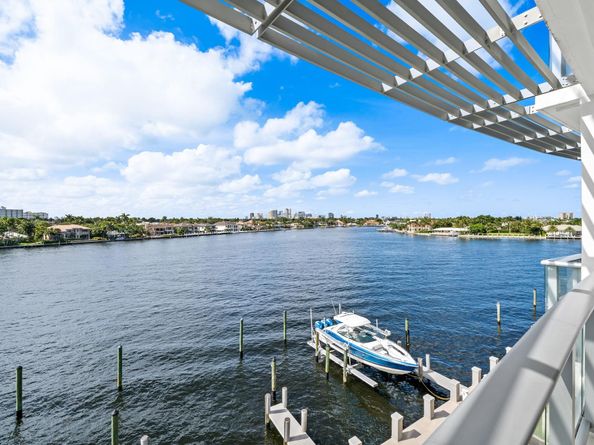 435 Bayshore Dr 302, Fort Lauderdale FL 33304