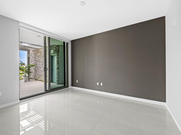 435 Bayshore Dr 302, Fort Lauderdale FL 33304