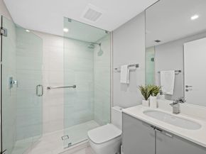 435 Bayshore Dr 302, Fort Lauderdale FL 33304