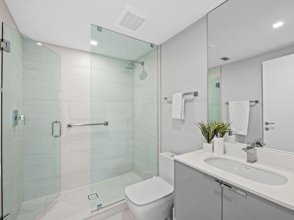 435 Bayshore Dr 302, Fort Lauderdale FL 33304