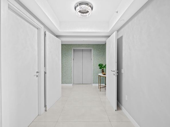 435 Bayshore Dr 302, Fort Lauderdale FL 33304