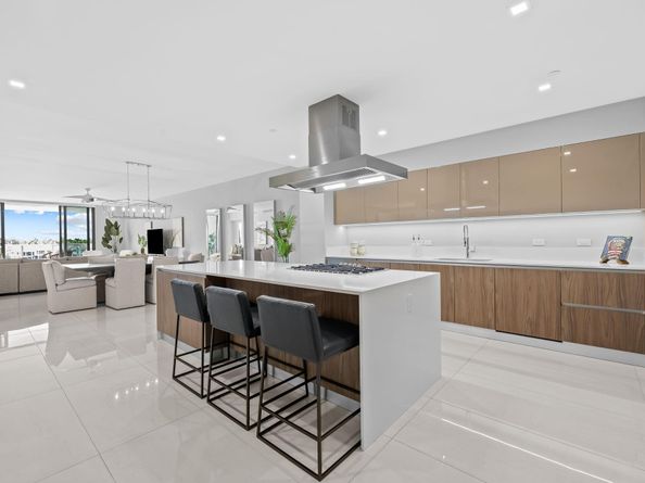 435 Bayshore Dr 302, Fort Lauderdale FL 33304