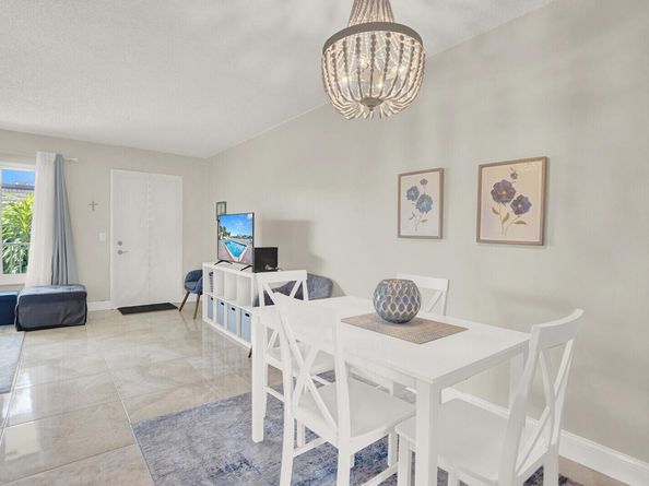 632 Snug Harbor Drive D14, Boynton Beach FL 33435