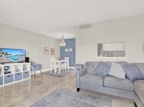 632 Snug Harbor Drive D14, Boynton Beach FL 33435