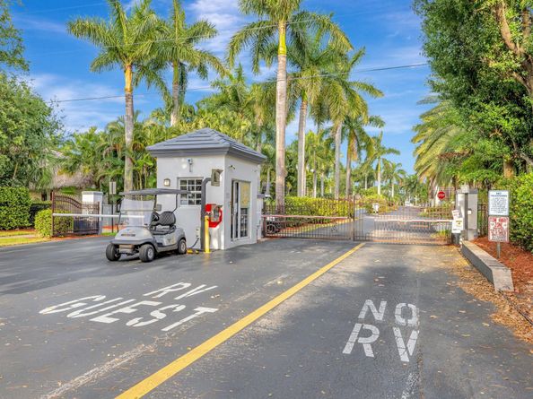 510 S Cortez Dr, Pompano Beach FL 33068