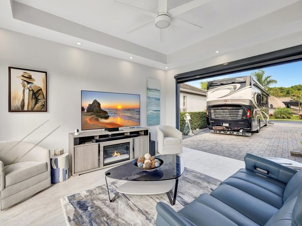 510 S Cortez Dr, Pompano Beach FL 33068