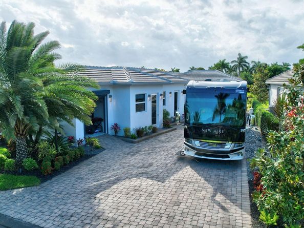 510 S Cortez Dr, Pompano Beach FL 33068