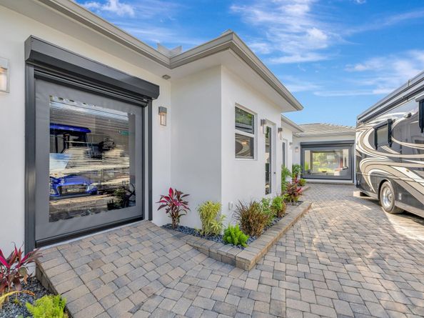 510 S Cortez Dr, Pompano Beach FL 33068