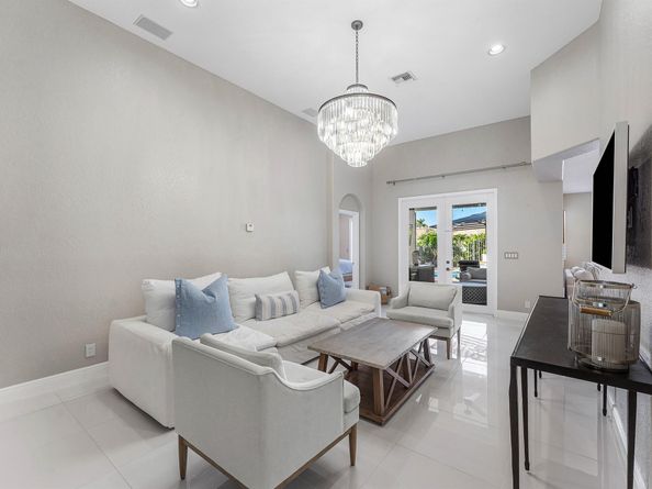 121 Palm Circle, Lake Worth Beach FL 33462