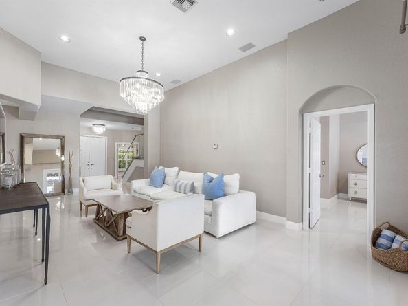 121 Palm Circle, Lake Worth Beach FL 33462