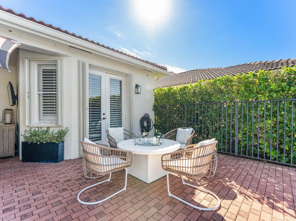 121 Palm Circle, Lake Worth Beach FL 33462