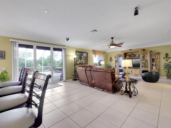 1020 Lavender Cir, Weston FL 33327