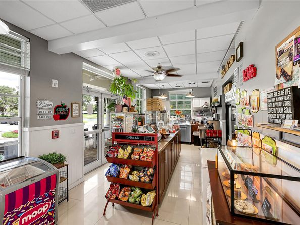 1020 Lavender Cir, Weston FL 33327