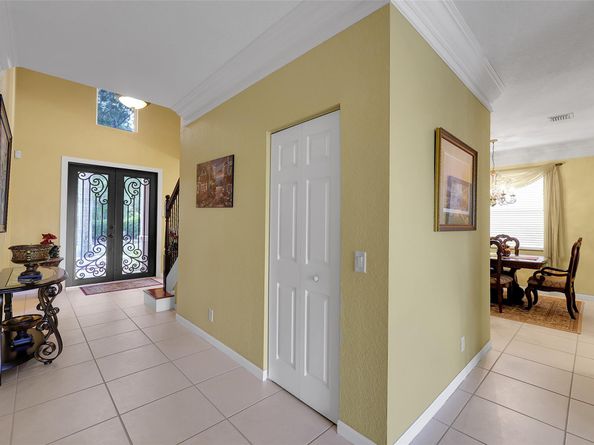 1020 Lavender Cir, Weston FL 33327