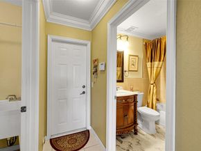 1020 Lavender Cir, Weston FL 33327