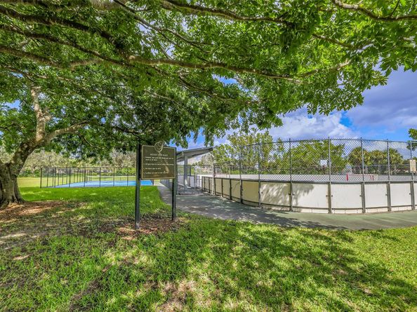 1020 Lavender Cir, Weston FL 33327