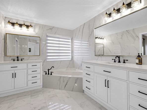 1020 Lavender Cir, Weston FL 33327